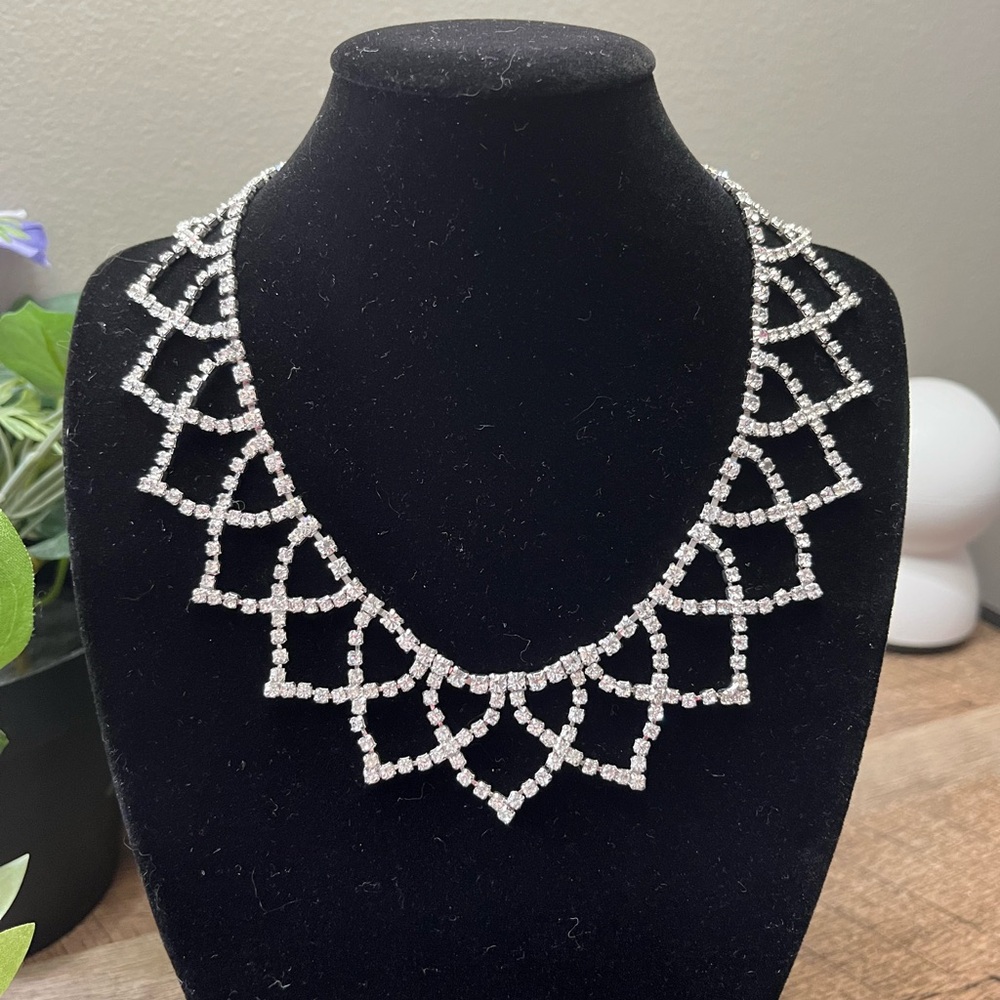 Clear Rhinestone Chocker Necklace